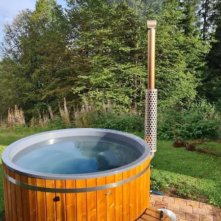 In Feldberg - Schwarzwald Mit Privatem Pool By Interhome بيت للعطل